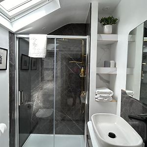 Luxury King Room